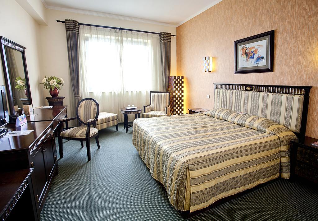 Hotel Tecadra Bucharest Exterior photo